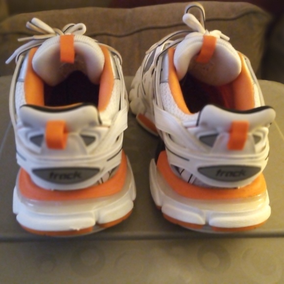 *LIKE NEW* MEN'S BALENCIAGA TRACK SNEAKERS - Picture 3 of 4